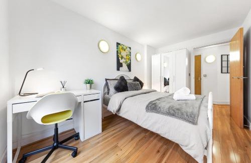 Canning Town South Apartment | Bright Canning Town FBS Long term retreat