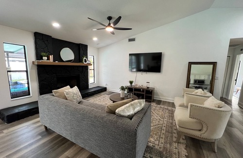 Stonehedge House | Bright cheerful newly renovated home with pool!