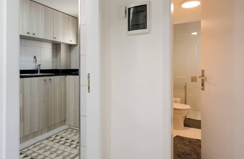 Beirut Apartment | Bright Clemenceau (8th Floor)