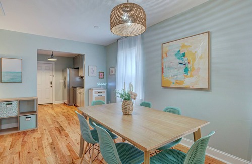 Wilmington Historic District House | Bright Coastal Bungalow: firepit, kid friendly, walk to Castle Street & downtown