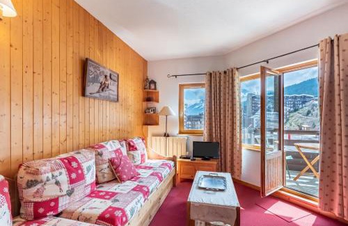 La Perriere Apartment | Bright Cocoon With Balcony And View On The Valley