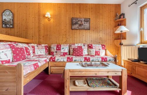 La Perriere Apartment | Bright Cocoon With Balcony And View On The Valley