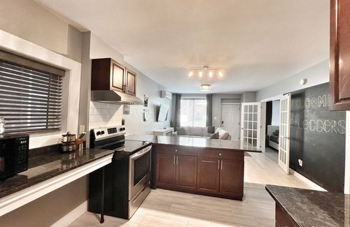 Walkerville Apartment | Bright & Comfortable 2BR Apartment in Windsor, ON