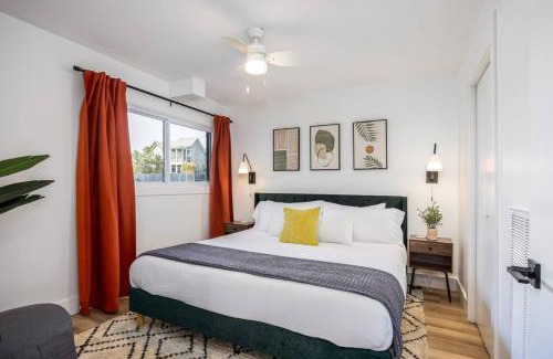 Hillsboro Village Apartment | Bright Condo by Vanderbilt and Belmont, 3 miles to Downtown