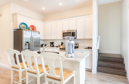 West Kissimmee Villa | Bright Cottage with Pool & Amenity Access near Disney at Margaritaville - 8032Sh