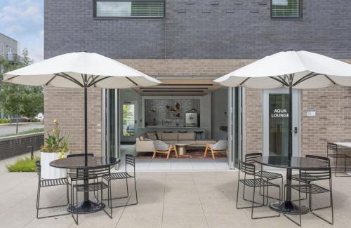 Indianapolis Apartment | Bright Cozy 2BR Retreat w-Parking