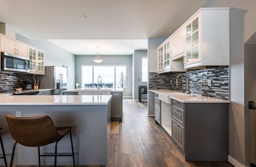 Silver Star Mountain Hotel | Bright & Cozy 3-Bedroom Townhome w/Ski-In/Ski-Out & Stunning Views