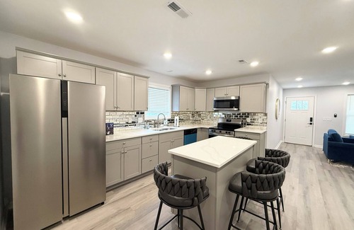 Shannon House | Bright, Cozy & Convenient – Minutes from UAB, Airport and Downtown Fun!