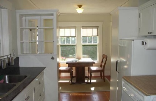 Hood River Cottage | Bright cozy cottage with Mt. Adams view