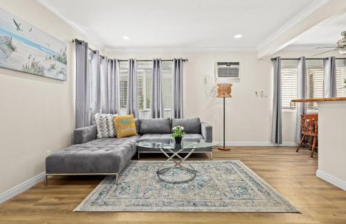 Alhambra Apartment | Bright & Cozy Getaway-10min to Downtown LA