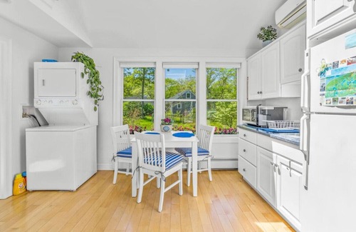 Brewster House | Bright & Cozy with Patio, Grill and near the Beach & Golf