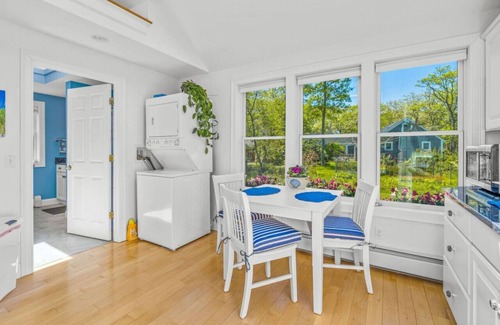 Brewster House | Bright & Cozy with Patio, Grill and near the Beach & Golf