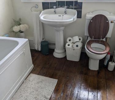 Welford House | Bright double room approx 2 mile from city centre