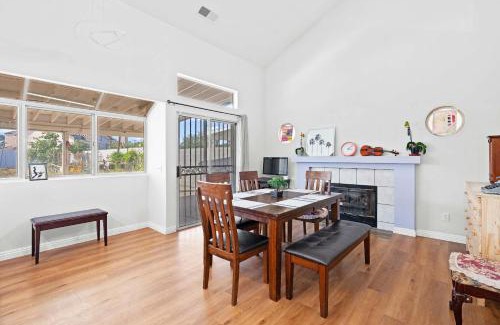 Valinda House | Bright Family Getaway w Garage&Prime SoCal Location
