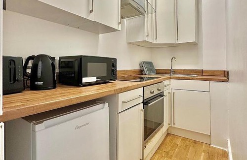 Westbourne Apartment | Bright flat in Maida Hill