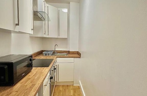 Westbourne Apartment | Bright flat in Maida Hill