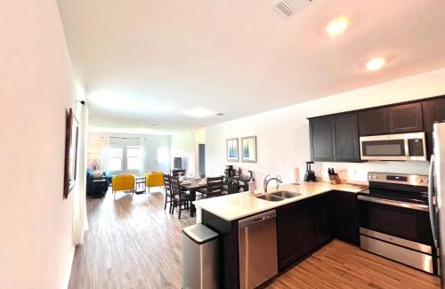 Bastrop House | Bright Four Bedroom Bastrop Home