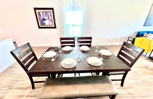 Bastrop House | Bright Four Bedroom Bastrop Home