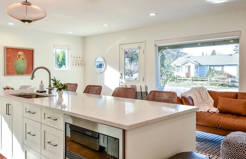 Brentwood-Darlington House | Bright, freshly renovated 2 bedroom, 2 bath house in SE nPortland, with AC.