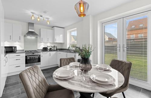 Eastbourne House | Bright Home in Sunny Eastbourne