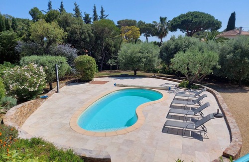 Plage de la Garonnette House | Bright House in Sainte-Maxime with Private Pool