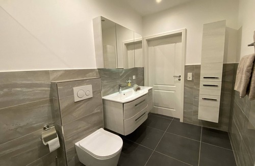 Ueberlingen Apartment | Bright large vacation apartment with terrace and large professional kitchen
