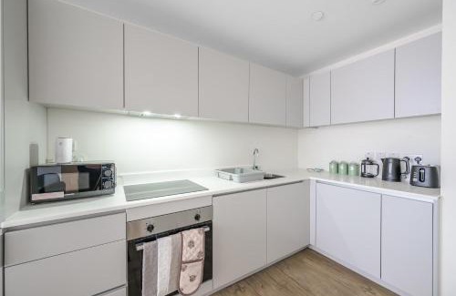Birmingham City Centre Apartment | Bright & Modern 2 Bed Flat in Central Birmingham