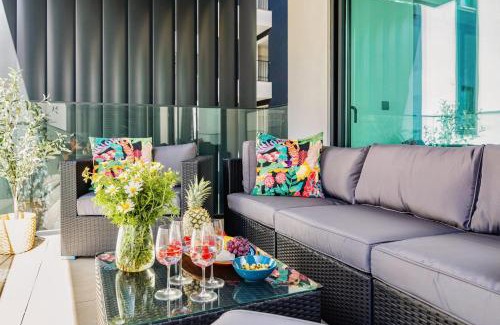 Cavacos Apartment | Bright Modern Beachside Apartment with Pool & Seaview