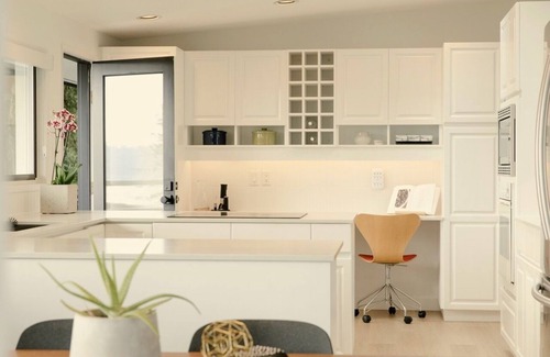 District of North Vancouver House | Bright Modern Home Set In North Shore Mountains