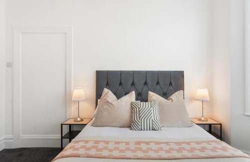 Kensal Green Apartment | Bright Mortimer Garden Kensal Rise