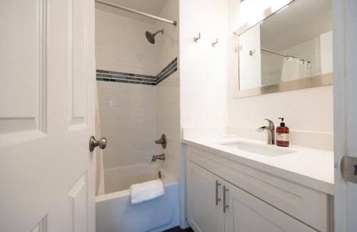 Edgemar - Pacific Manor House | Bright Pacifica Townhouse