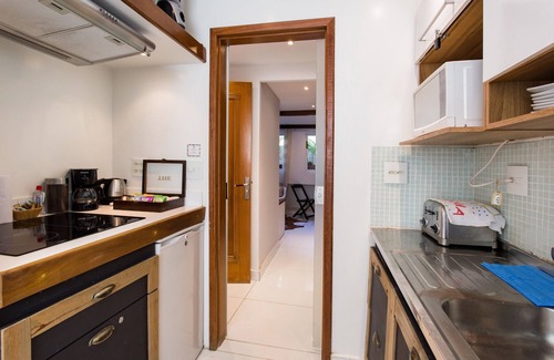 Ipanema Apartment | Bright Penthouse 30 seconds away from posto 9