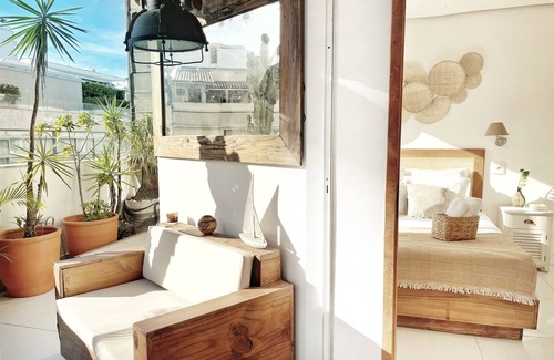 Ipanema Apartment | Bright Penthouse 30 seconds away from posto 9