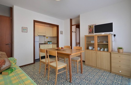 Bibione Lido del Sole Apartment | Bright penthouse apartment in a lovely seafront building