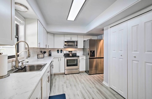 Sebastian Highlands Cottage | Bright Sebastian Home w/Pool ~ 7 Mi to Beach!