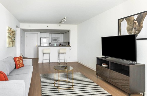 South Beach Apartment | Bright South Beach 1BR w/Sun Deck & Gym, nr Waterfront, by Blueground