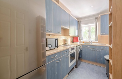 Abingdon Apartment | Bright & Spacious 1-bed Flat in Kensington Olympia