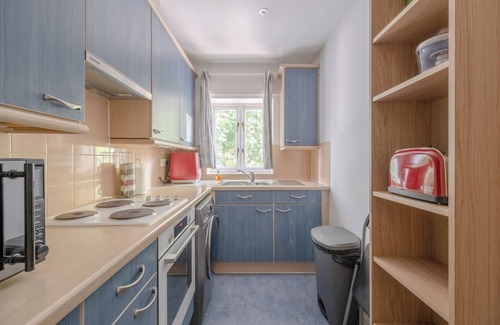 Abingdon Apartment | Bright & Spacious 1-bed Flat in Kensington Olympia