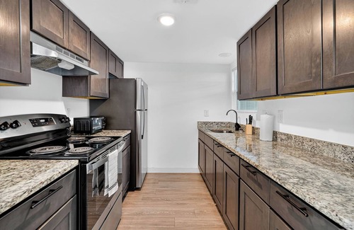 College Park Apartment | Bright, Spacious 2Bd 1.5Bt Townhome Interior