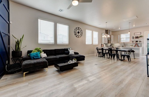 Oklahoma City House | Bright + Spacious Home in Prime NW OKC/Edmond Area