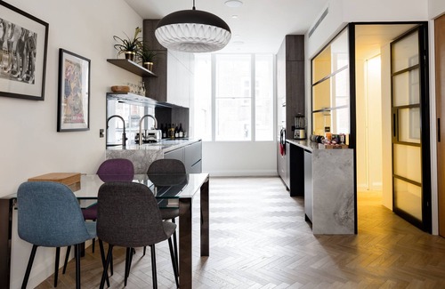 London City Centre Apartment | Bright Spacious Modern One Bedroom Apartment (2)