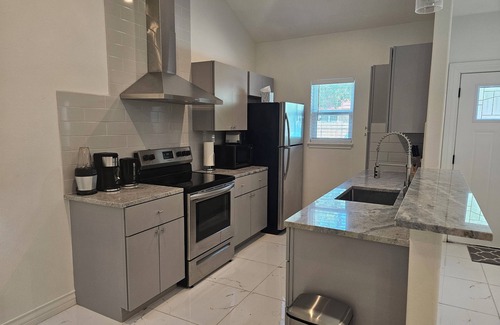 Central City House | Bright & spacious, Open-concept 2-bed 2-bath home