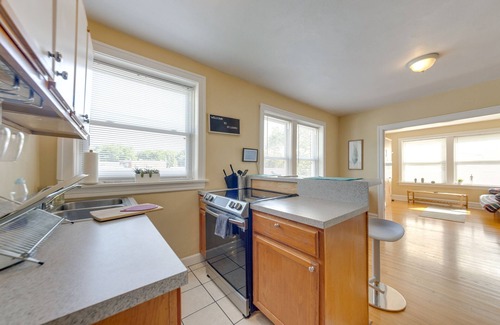 St. Louis Apartment | Bright St Louis Abode: 5 Mi to Forest Park!