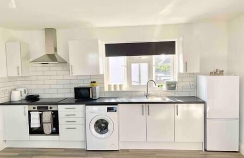 Tokyngton Apartment | Bright Studio Loft 30min to Central London