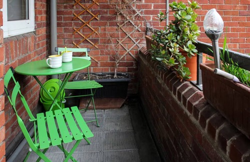 Kings Cross St. Pancras Apartment | Bright Stylish Flat in Angel