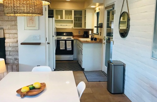 Catalina Foothills Estates House | Bright, stylish, quiet casita in Tucson's finest foothills location.