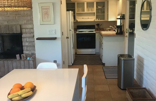 Catalina Foothills Estates House | Bright, stylish, quiet casita in Tucson's finest foothills location.