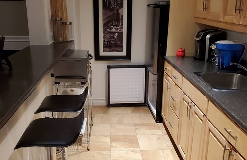 Bedford Apartment | Bright sunny B&B overlooking Bedford Basin