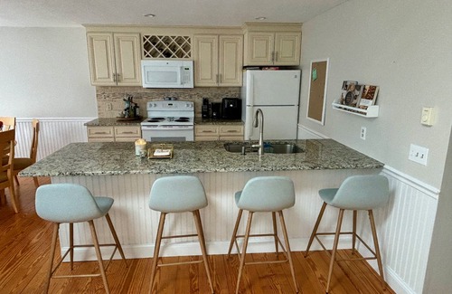 North Chatham Condo | Bright, sunny condo in North Chatham!