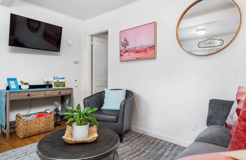 Albany Cottage | Bright & Trendy Cottage Close to Downtown Albany & Near OSU, Sleeps 4
